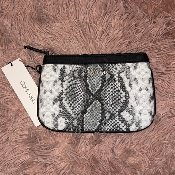 NWT Calvin Klein wristlet - Picture 1 of 5